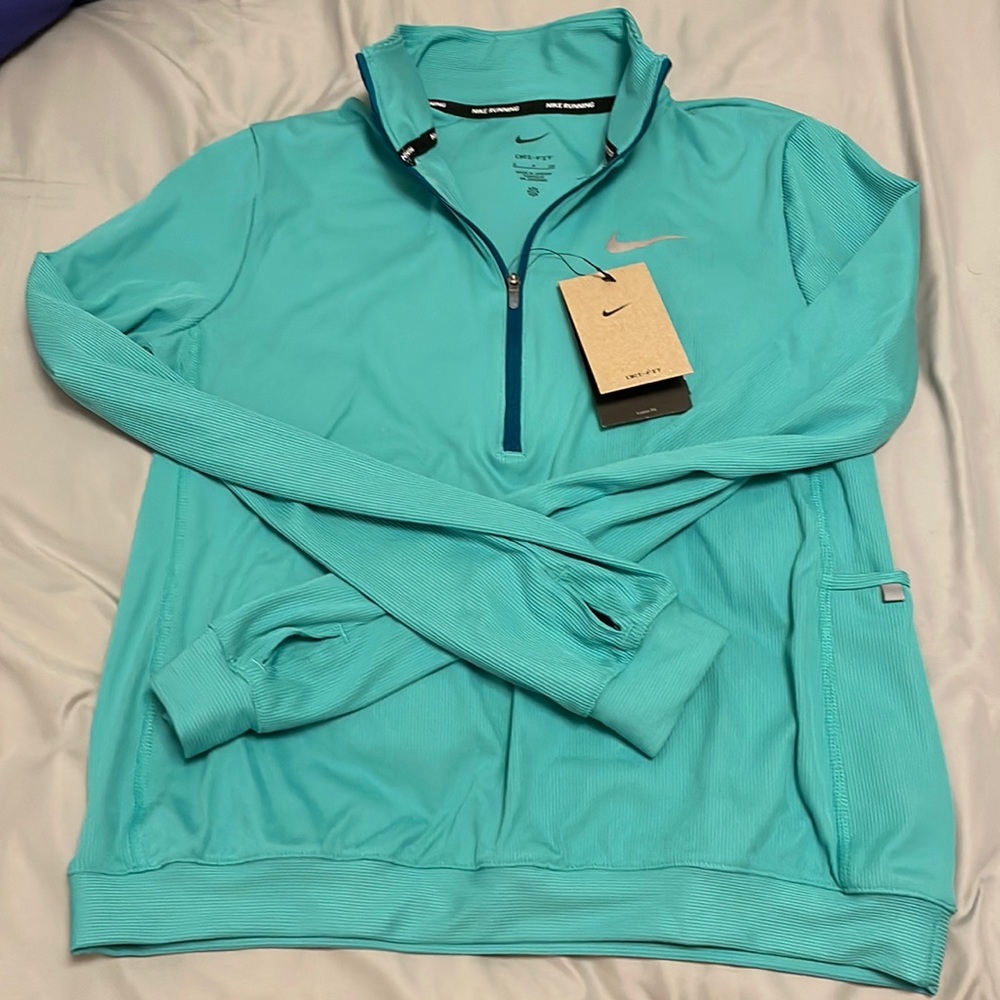 NWT NIKE thumbhole Dri-fit element top